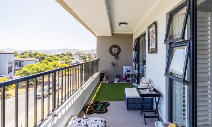 2 Bedroom Property for Sale in Table View Western Cape